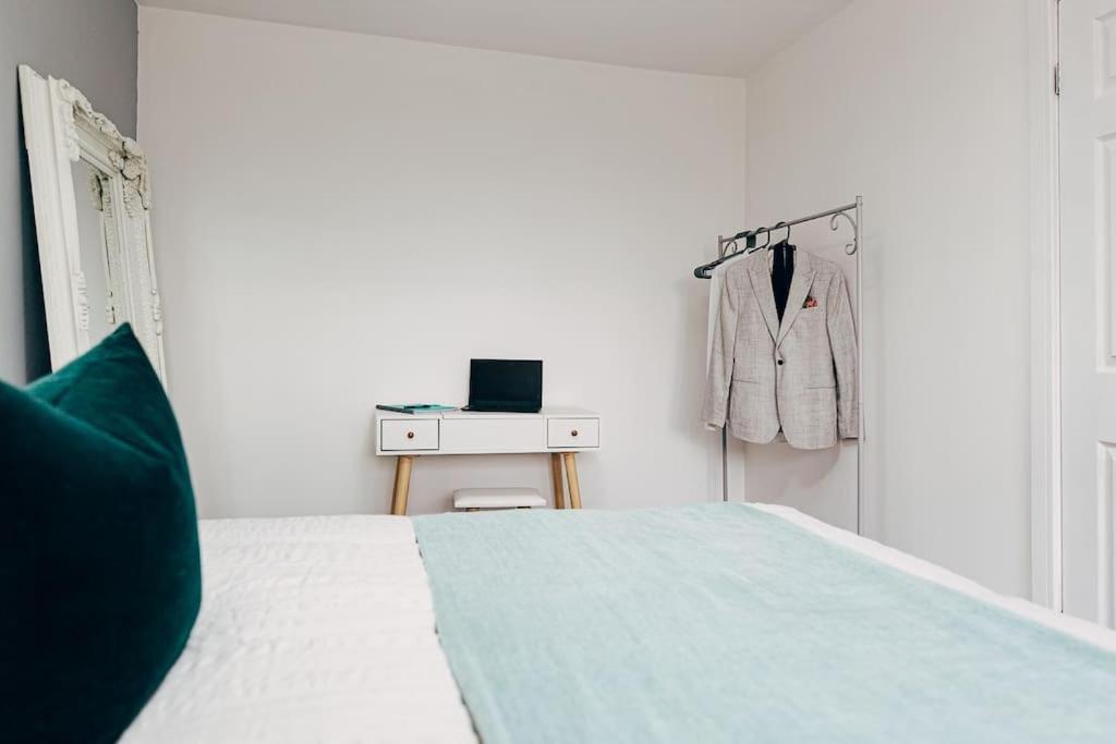 Park & Relax In 1Bd Central Liverpool Home Buitenkant foto