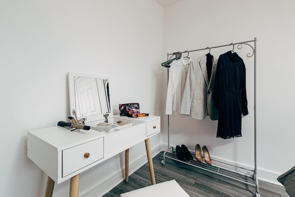 Park & Relax In 1Bd Central Liverpool Home Buitenkant foto