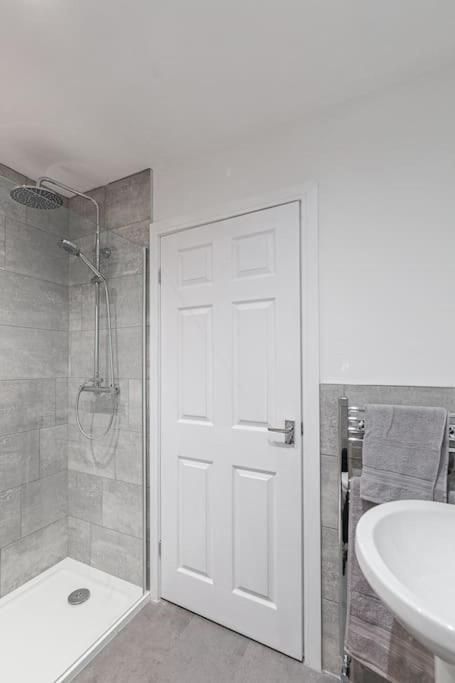 Park & Relax In 1Bd Central Liverpool Home Buitenkant foto