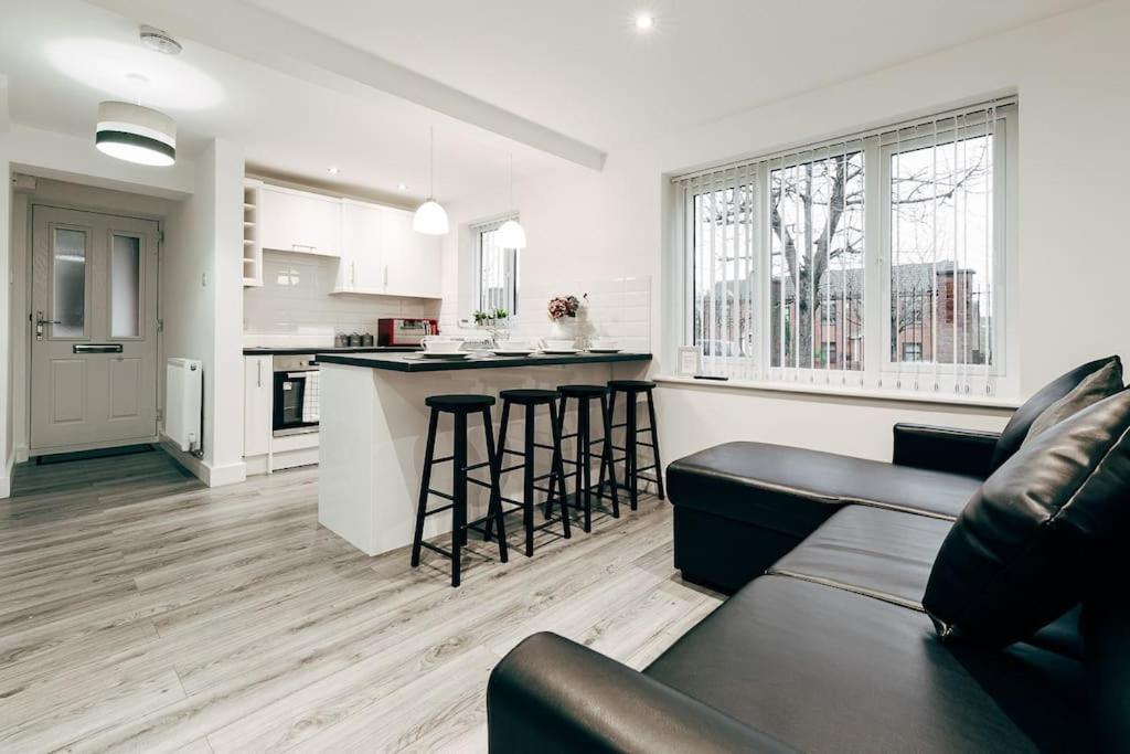 Park & Relax In 1Bd Central Liverpool Home Buitenkant foto