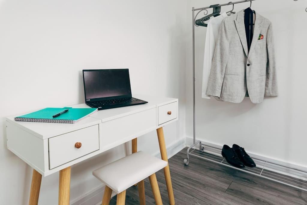 Park & Relax In 1Bd Central Liverpool Home Buitenkant foto