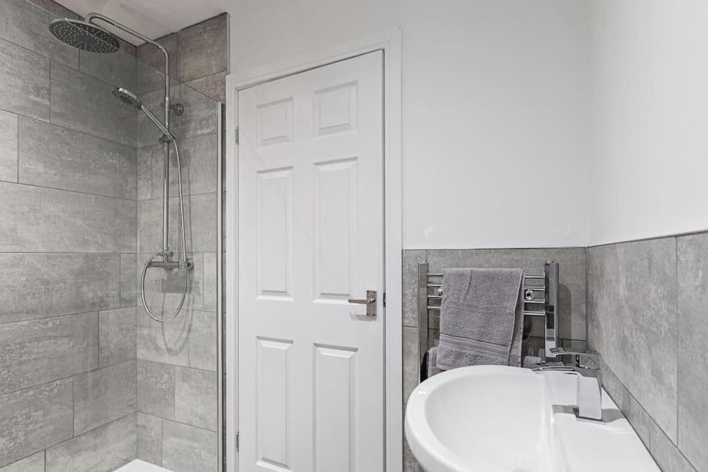 Park & Relax In 1Bd Central Liverpool Home Buitenkant foto