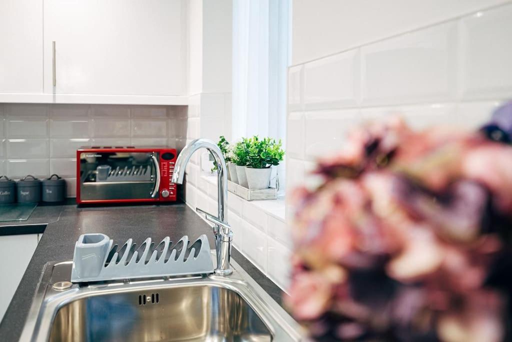 Park & Relax In 1Bd Central Liverpool Home Buitenkant foto